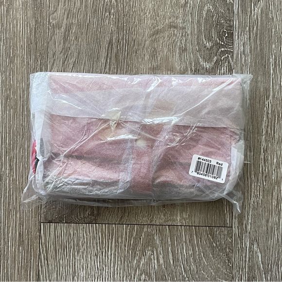 NWOT K•Carroll RED Wristlet with Zipper opening, inside slots & Detachable Strap - Picture 9 of 10